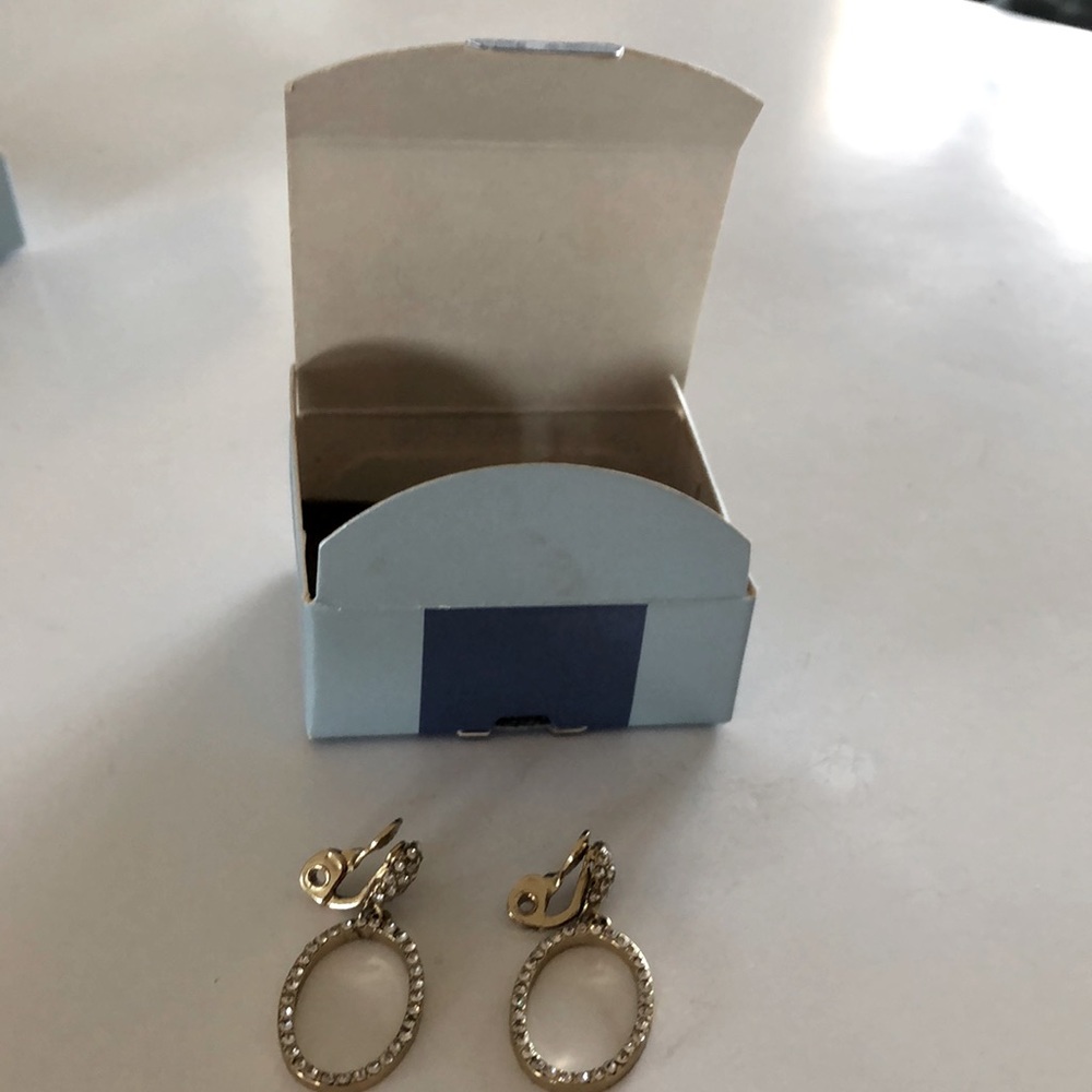 Avon clip on’s earrings